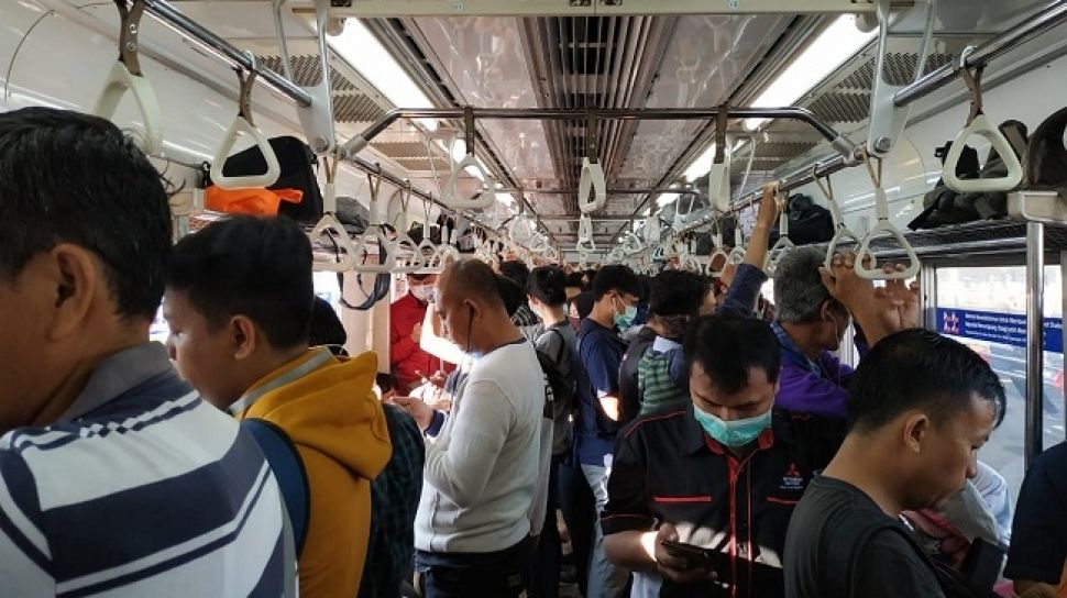 Kini Penumpang Krl Bisa Duduk Tanpa Jarak