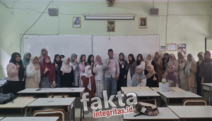 Kak Linov Hipnotis Siswi SMAN 1 Kota Bekasi Lewat Stand Up Tausyiah di Pesantren Ramadhan 1447 H